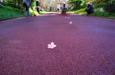 透水混凝土铺设路面的好处有哪些？